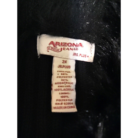 Arizona Jeans Jrs Plus Size 2X Black Fuzzy Zip Vest - Picture 6 of 7
